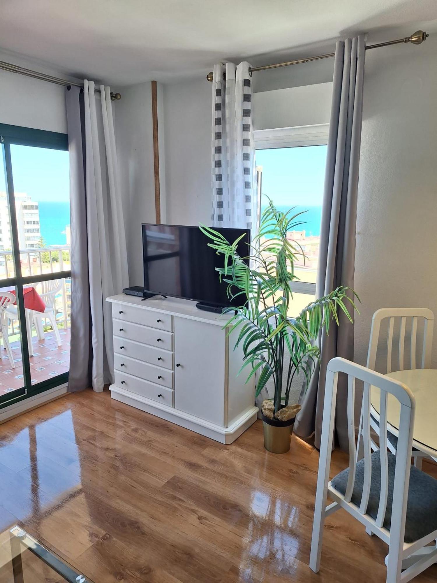 Jupiter Sea View Apartament *